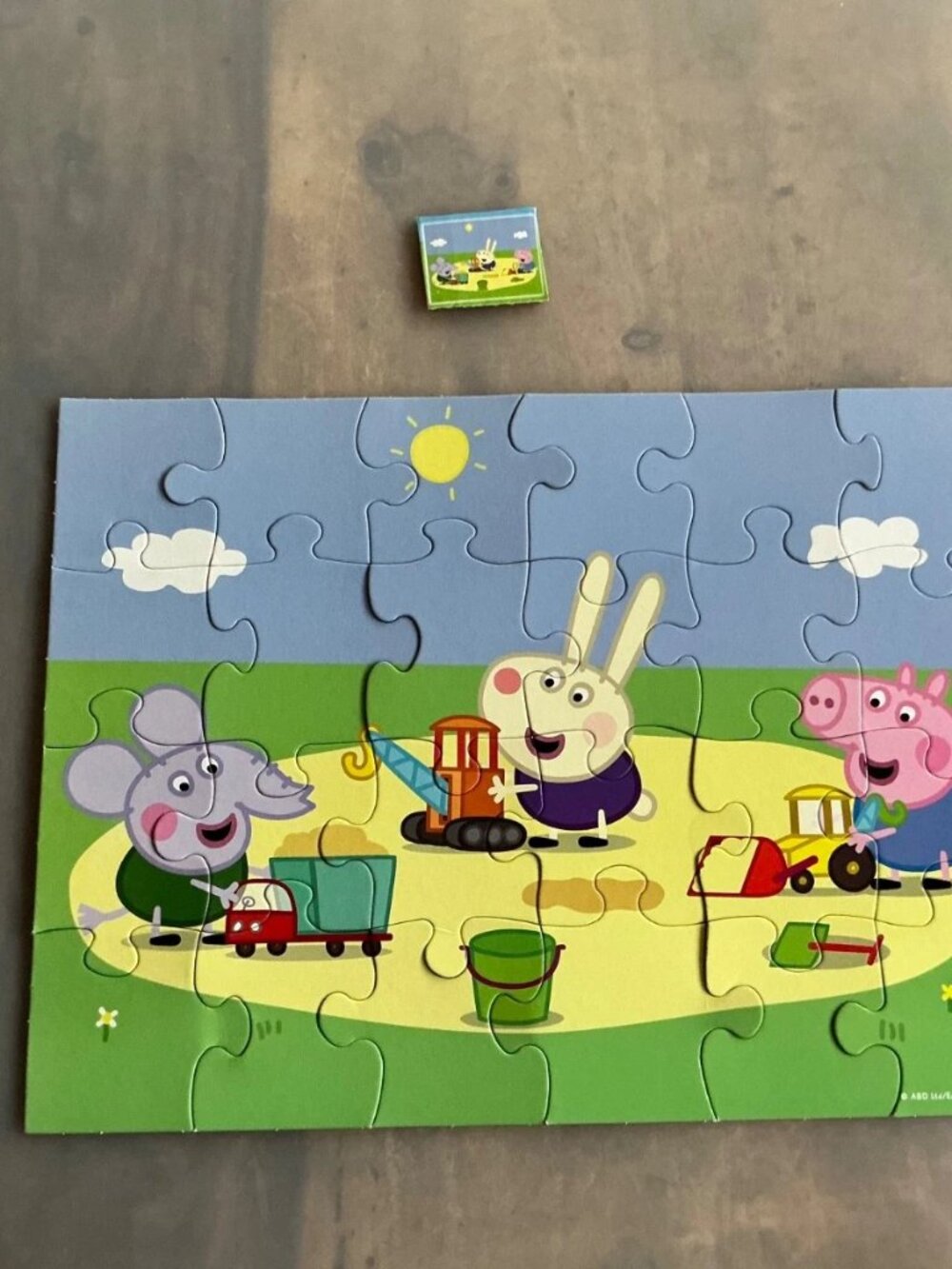 Peppa Pig & Friends Playing in Sand24 Large Piece Jigsaw Puzzle Complete No Box